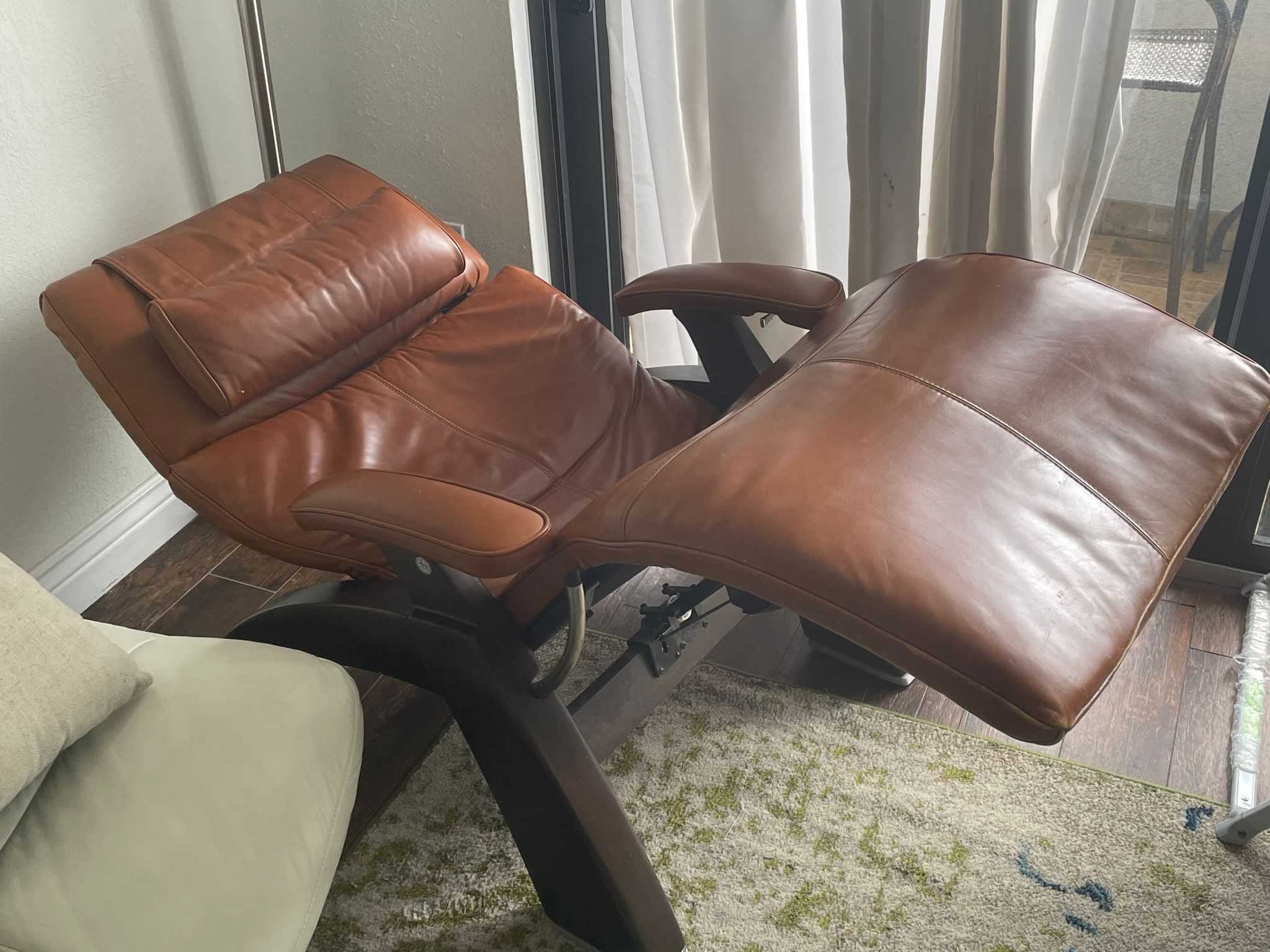 Human Touch Zero Gravity Chair for Sale in Miami Beach, FL OfferUp