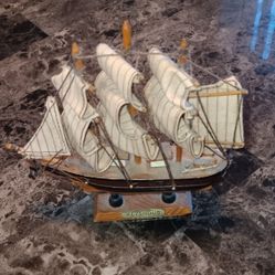 Mini Replica Ship MODEL British Clipper - Wood Fabric Sails