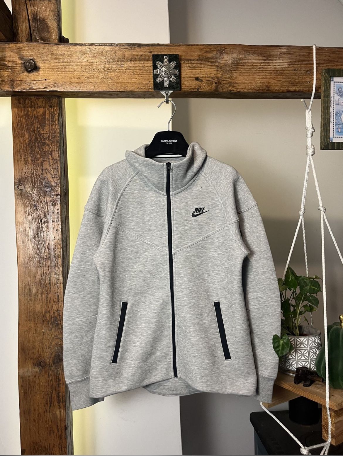 nike tech fleece gray zip up