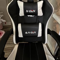 Gaming and computer chair