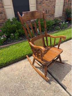 Heavy Vintage rocking chair in very good condition