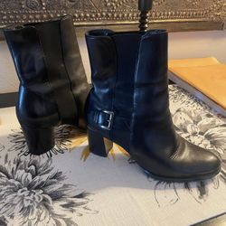 Black Leather Size 6-1/2 Cole Haan Woman’s Pull On Bootie