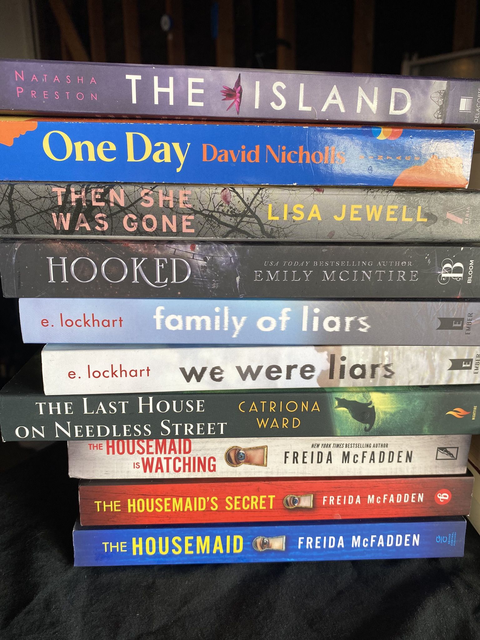 MURDER MYSTERY BOOKS BRAND NEW