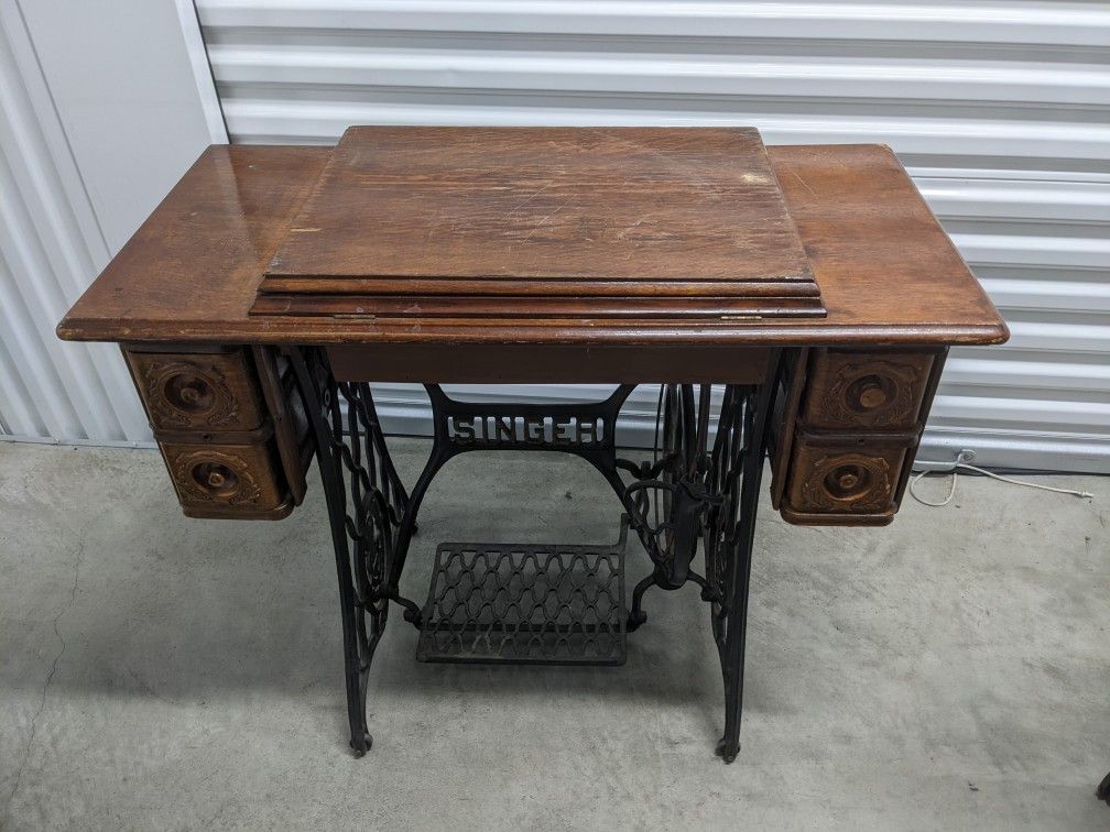 Singer Sewing Machine