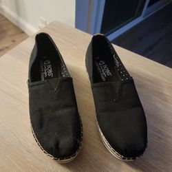 Skechers Bobs Slip ons Breeze flats Size 8.5  8 1/2