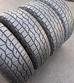 275 70 18 Cooper Tires Con 80% de Vida Las 4