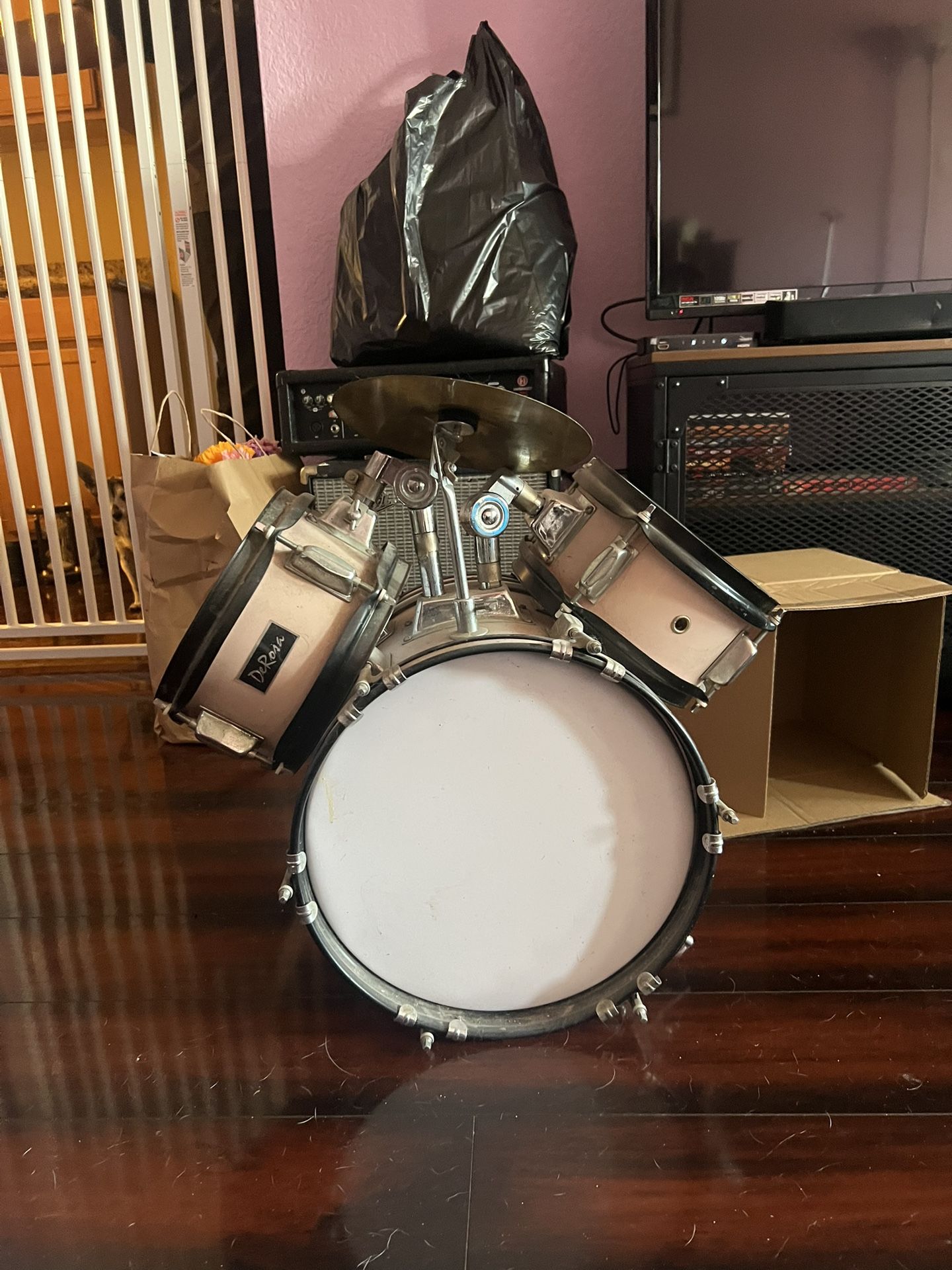 DeRosa Junior Drum Set