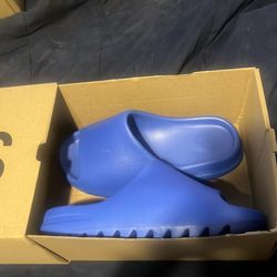 Adidas Yeezy slide azure size 10