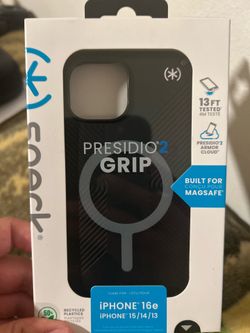 Speck iPhone 14 hard case black