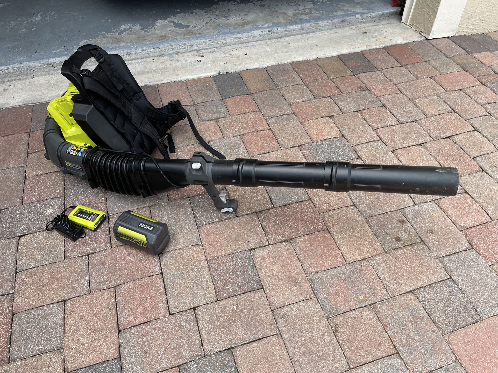 Ryobi back pack Leaf Blower Includes battery and charger
