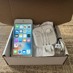 Apple iPod Touch 5th Generation 32gb Blue With All Accessories