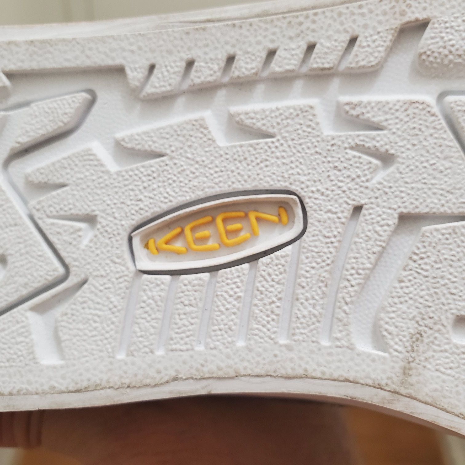 NWOT mens KEEN shoes size 7