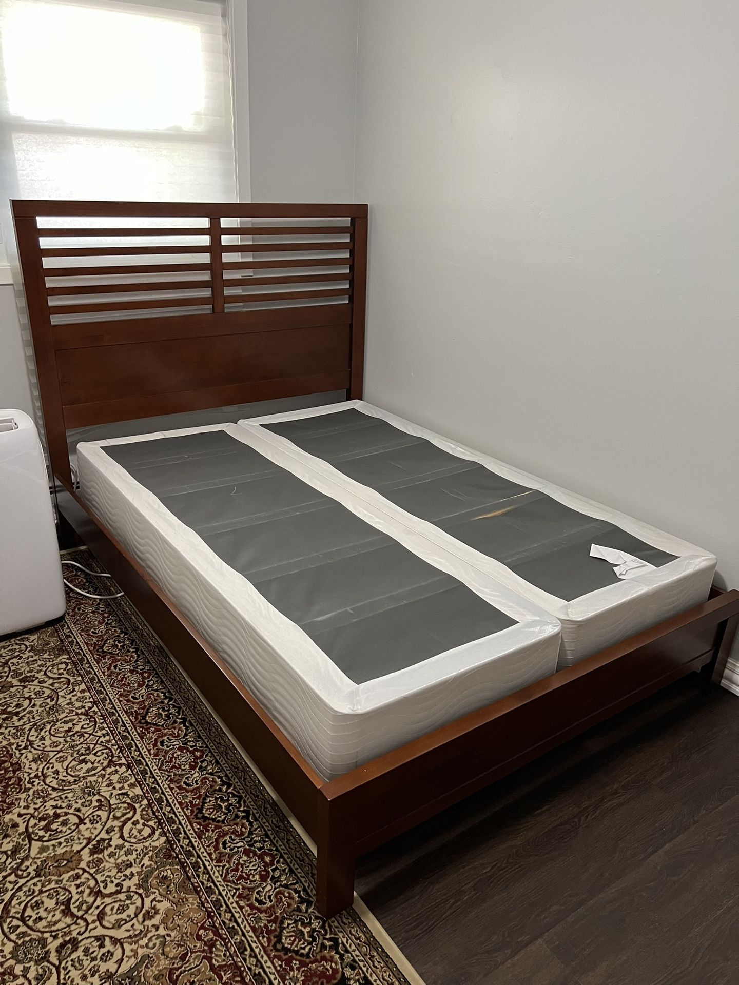 Full Size Bed & Dresser