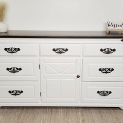 Solid Wood Farmhouse/Rustic Style 7-Drawer Dresser