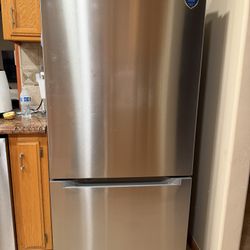 Midea 18.7 cu. ft. Bottom Mount Freezer Refrigerator