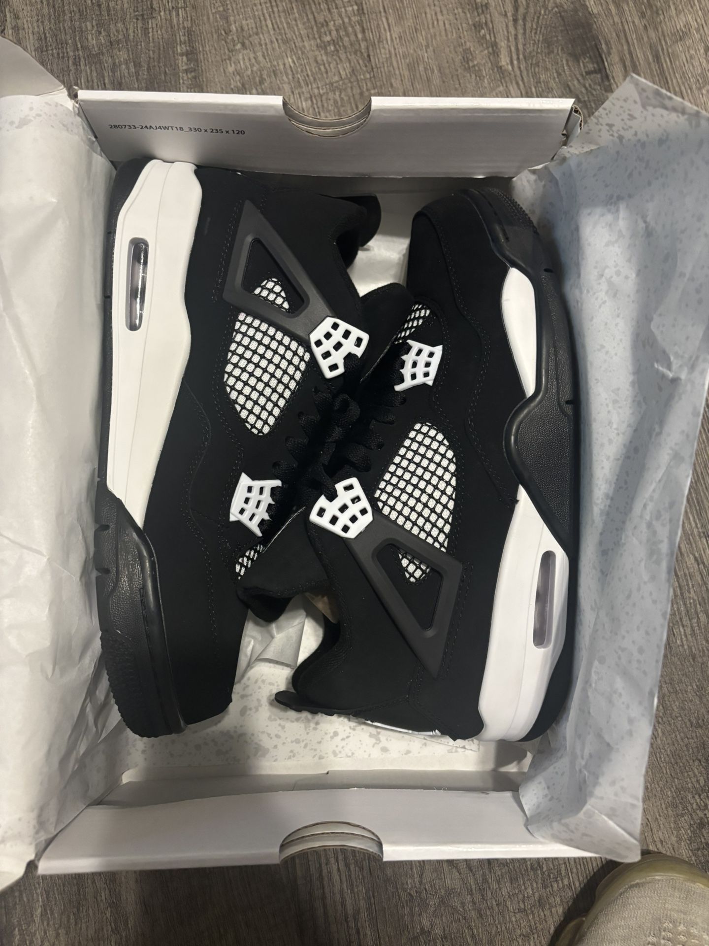 Jordan 4 White Thunder Sz 8.5 r3ps In N. Fort Worth