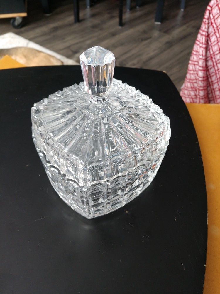 Vintage Crystal Candy Dish 4 In In Diameter 2 1/2 In Deep