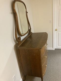 Antique dresser with mirror. Thumbnail