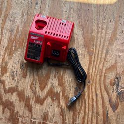 Milwaukee M12 M18 Battery Charger