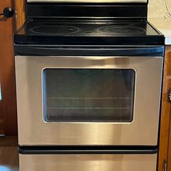 Whirlpool 4-burner Electric Glass Top Stove/Oven