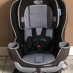 PRACTICALLY NEW GRACO EXTENDED 2FIT CONVERTIBLE CAR SEAT 