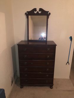 Set of two chest dresser drawers. One 6 drawer with mirror and one 3 drawer