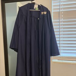 FIU Cap And Gown 5”11-6”0 Undergraduate 