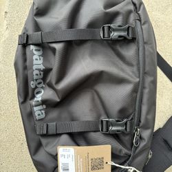 Patagonia Black Atom Sling Bag 8L, 