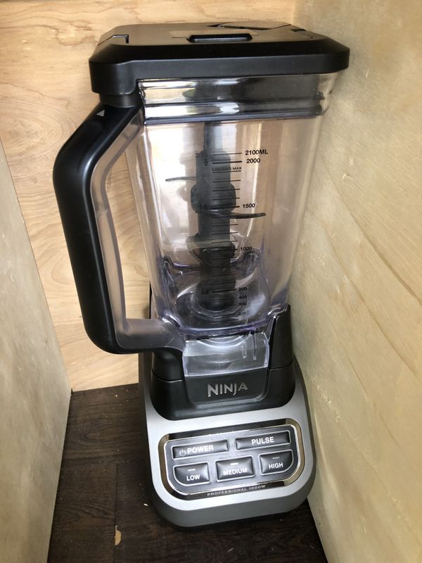 Ninja Professional 72oz Countertop Blender with 1000Watt Base and