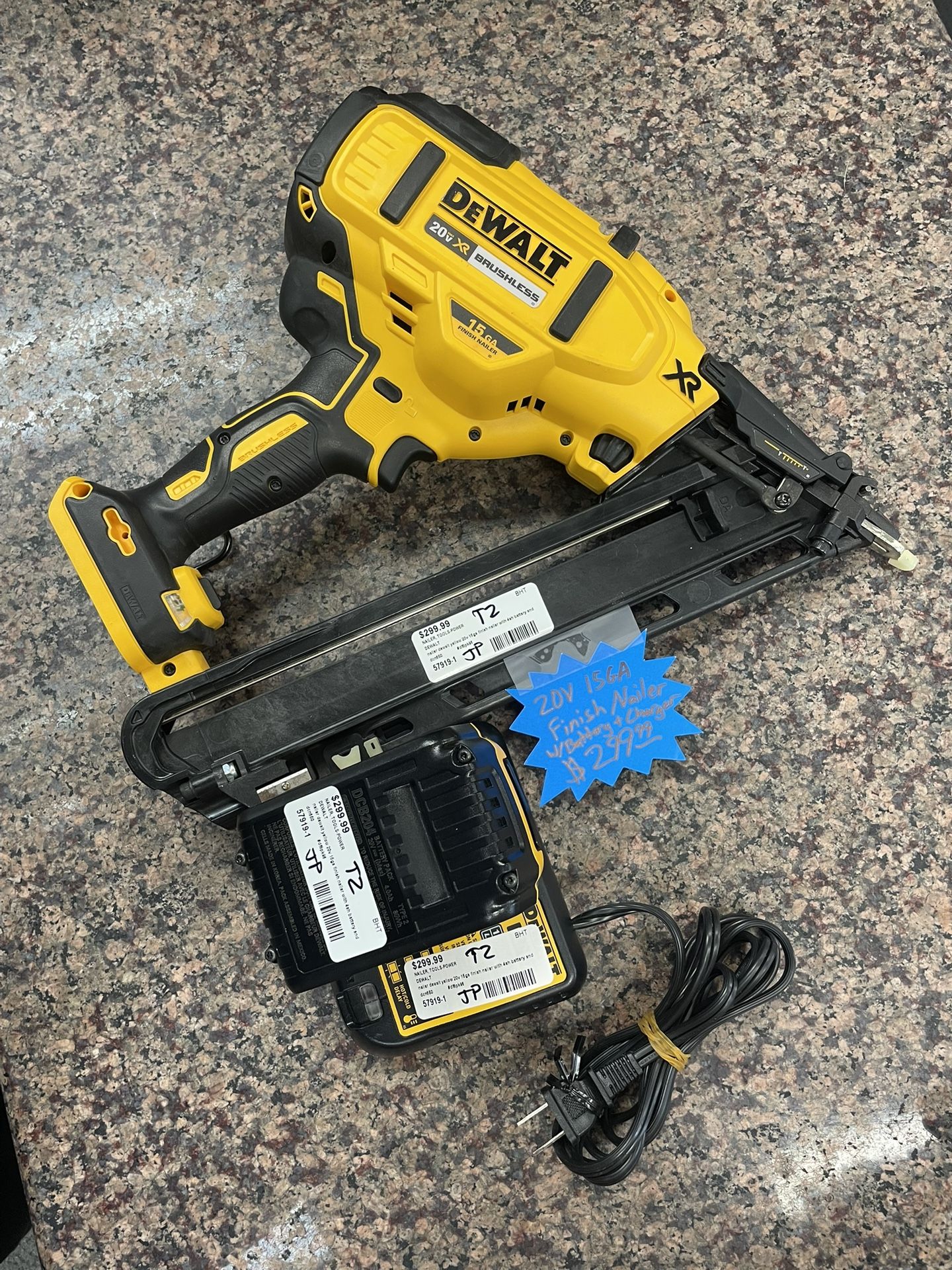 Dewalt 20v 15GA Finish Nailer w/Battery+Charger