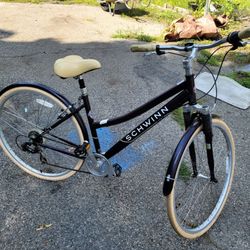 Schwinn Errand Female Bike. 26in frame