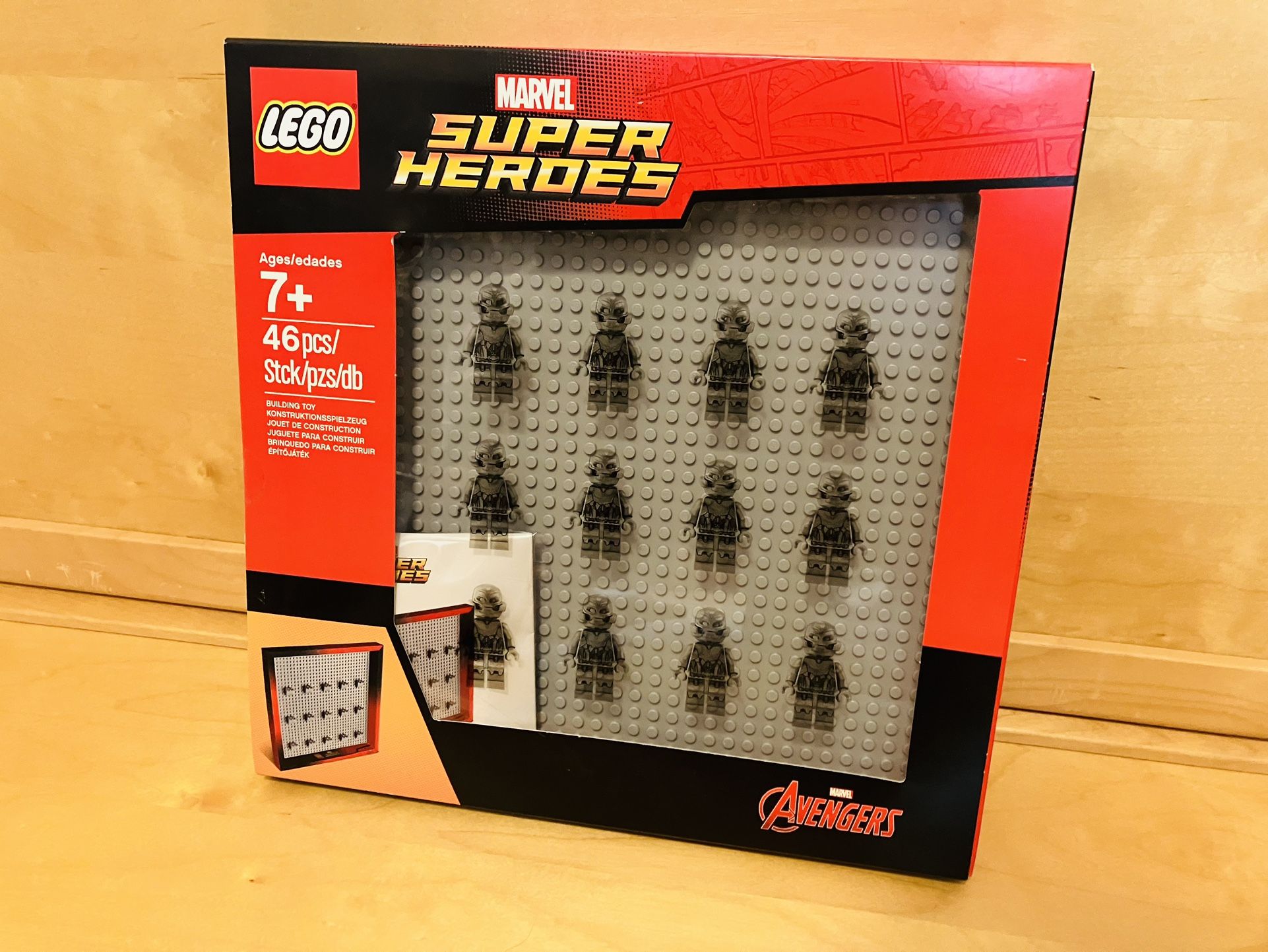 LEGO Marvel Super Heroes Mini Figure Display Frame New 
