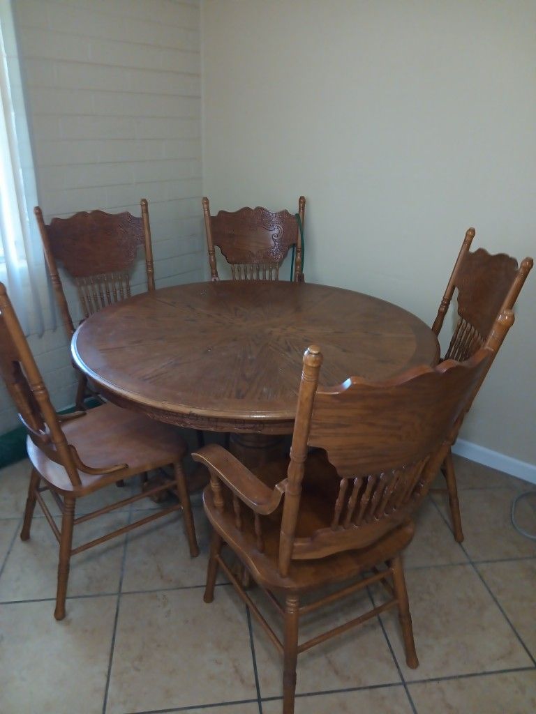 Vintage Oak Claw foot Table With Leaf And 6 Chairs
