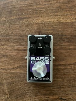 Electro-Harmonix Bass Clone Chorus Effect Pedal