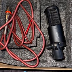Brand New Fifine Xlr Microphone Comes With Chord 
