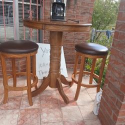 High Table With 2 Barstools