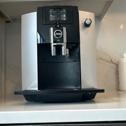 JURA E6 Fully Automatic Espresso Machine 