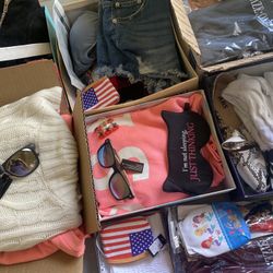 Lot Of 20 PCs Bundle Clothing Reseller Box 