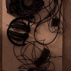 Valve index full Kit, Comes With All Cords, Controllers And 2 Basestation 1.0s