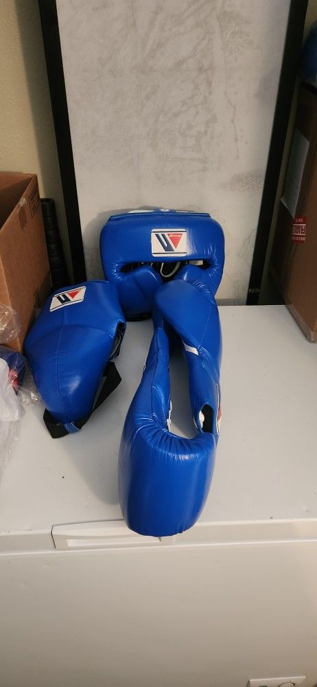 Medium sparring Set With free Hand Wraps Included
