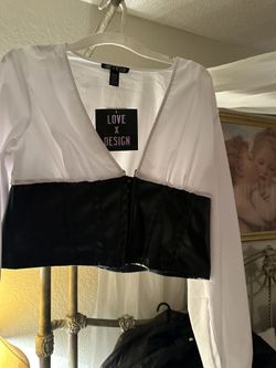 Cute Top With Leather Trim