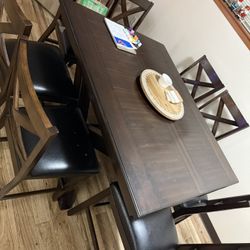 8 Chairs Dinning Table 