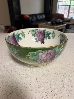 Vintage K & G LUNEVILLE FRANCE GRAPE SALAD / PUNCH BOWL 10in