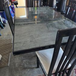 Dinning Room Table And Chairs