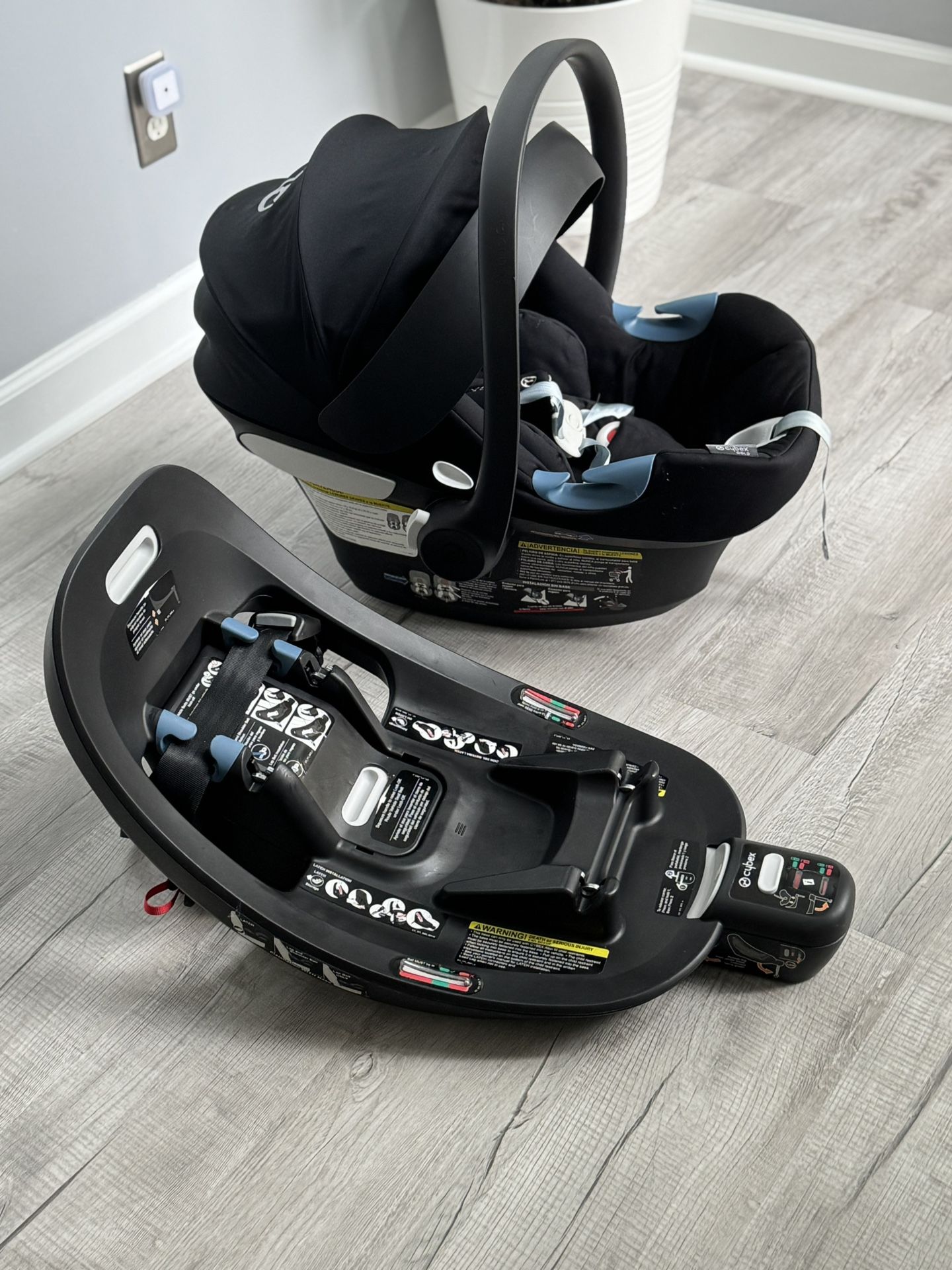 Cybex newborn Cars Seat