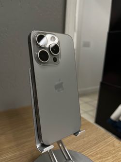 iPhone 15 pro AT-T 128gb