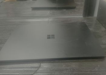 Microsoft Surface Laptop 3 13.5" Intel i7-1065G7 16GB 512GB SSD Touchscreen