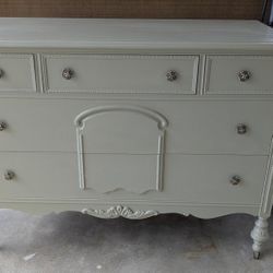 ✨ Refurbished Jungle Green Dresser – Cute & Elegant ✨