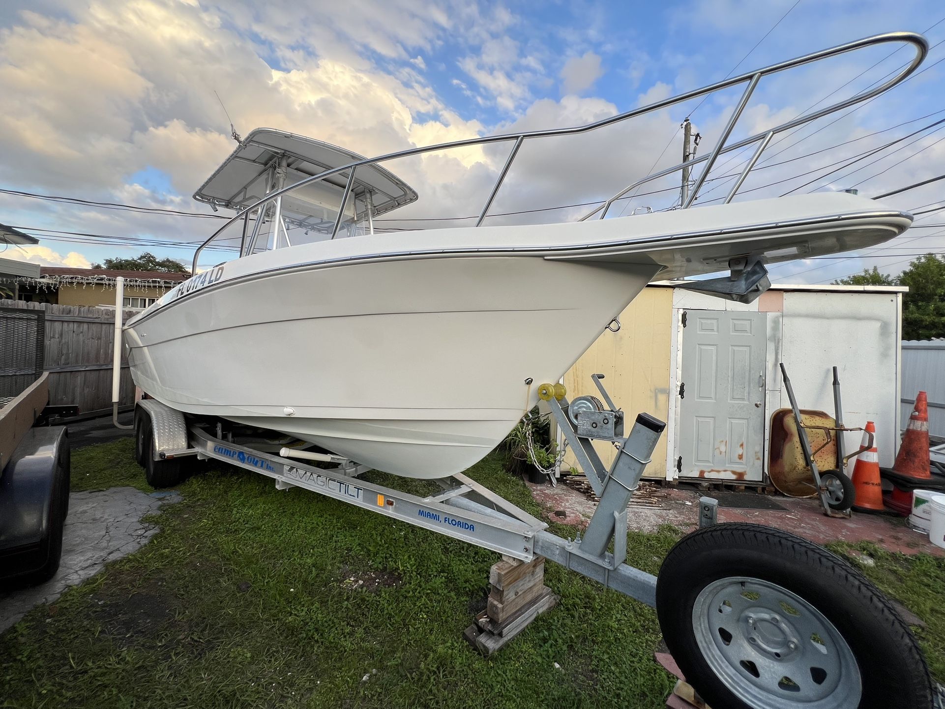 Boat Cobia 25ft
