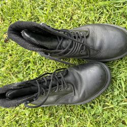 Dr.  Martens   Size 7 US
